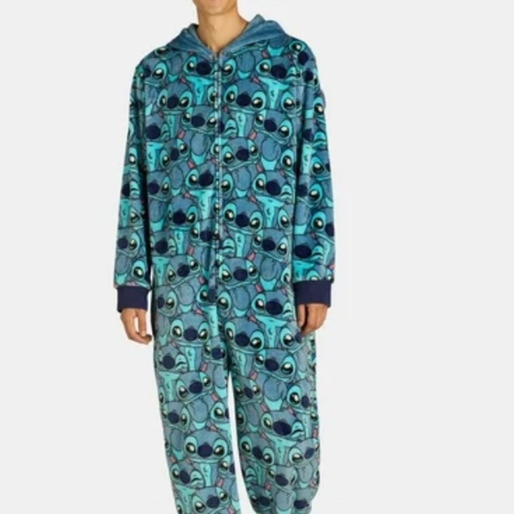 Disney Stitch Blue Character Hooded Blanket
PTP 26”, Length 65”Unisex size M - Picture 9 of 11